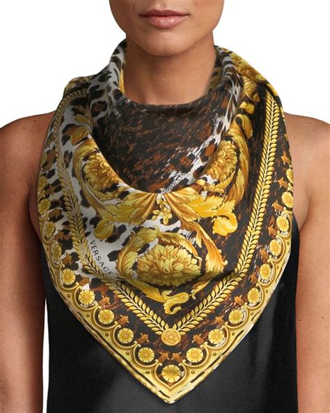 versace sjaal|Versace foulard scarf.